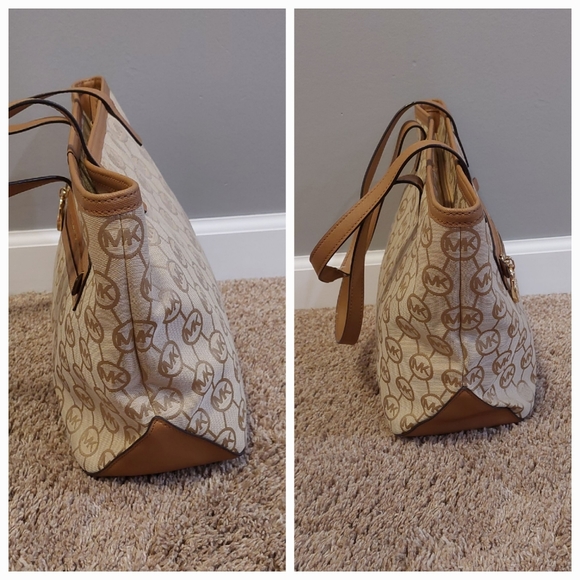 MICHAEL KORS Kempton Signature Circle Monogram Fabric and Leather Tote Bag - Picture 6 of 14